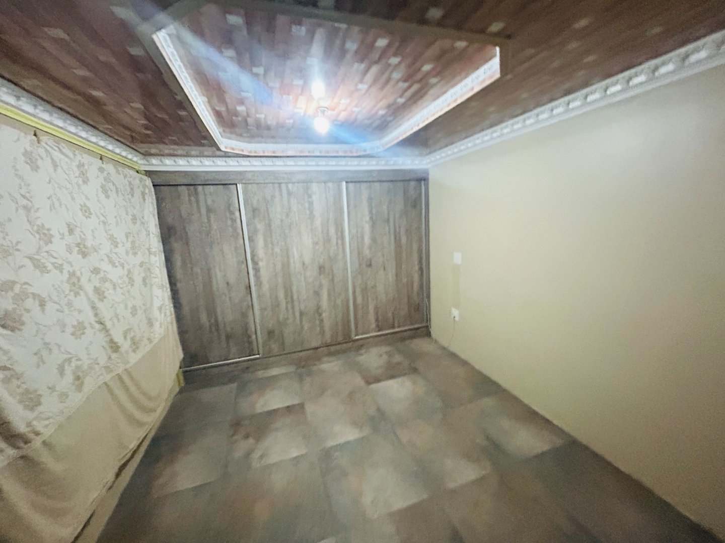 8 CHARMING 2 BEDROOM HOME – WELL MAINTAINED AND SECURED