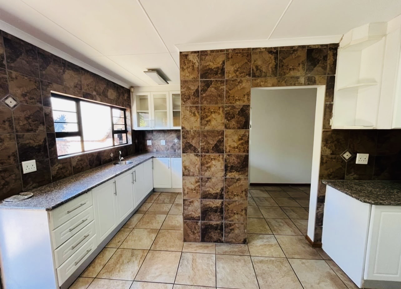 8bc128fb-a98a-4a63-b749-2b247deb6263 Everything about this house feels relaxed, cozy and welcoming