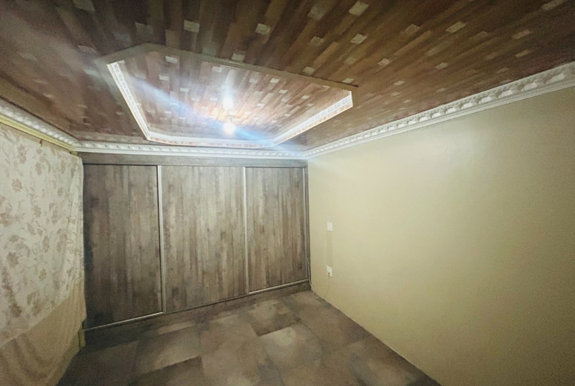 CHARMING 2 BEDROOM HOME – WELL MAINTAINED AND SECURED