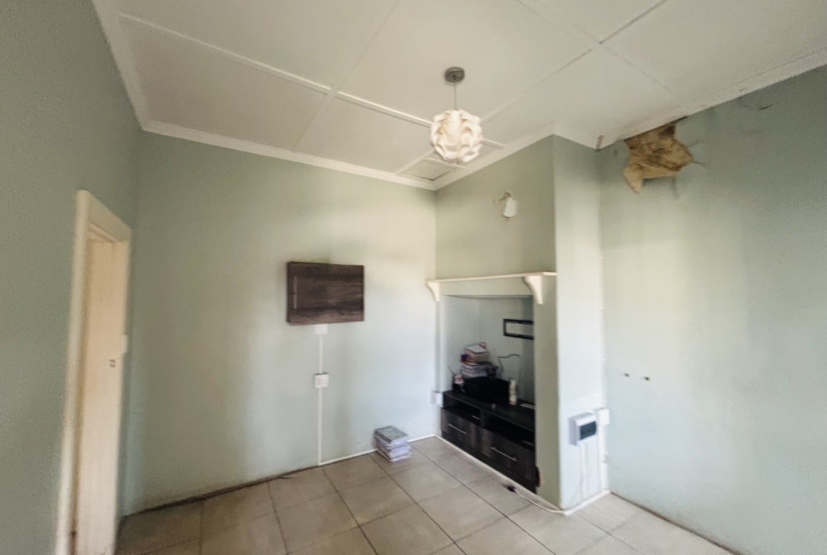 Spacious Family Home with Approved Four-room Extention Plan