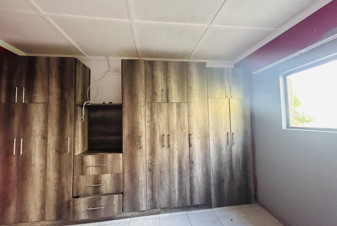 Spacious Family Home with Approved Four-room Extention Plan