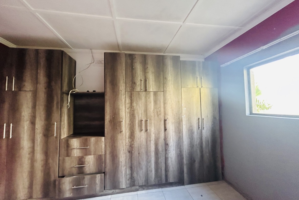 Spacious Family Home with Approved Four-room Extention Plan