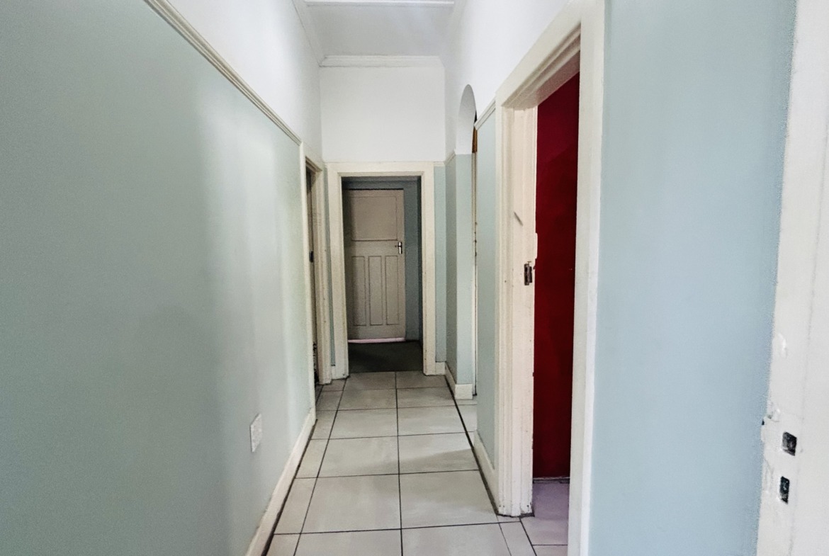 Spacious Family Home with Approved Four-room Extention Plan