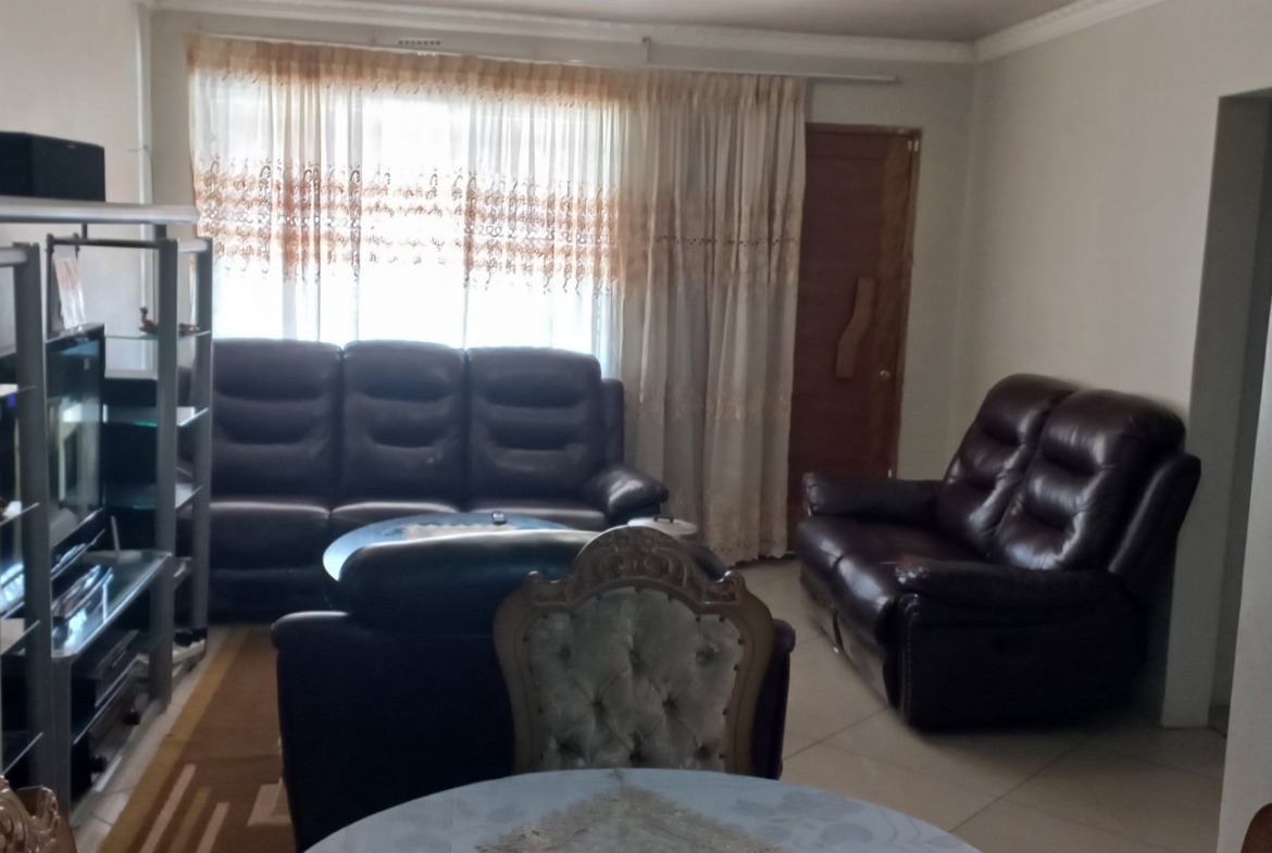 Spacious 6-Bedroom Property with Excellent Income Potential!
