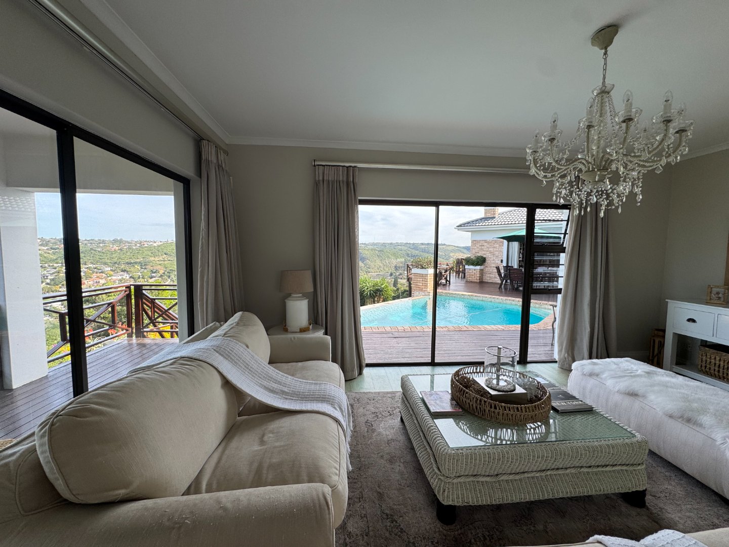 15 Luxurious Beacon Bay Family Home with Pool