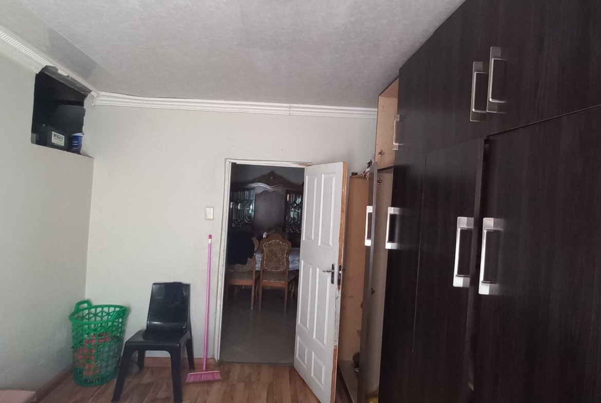 Spacious 6-Bedroom Property with Excellent Income Potential!
