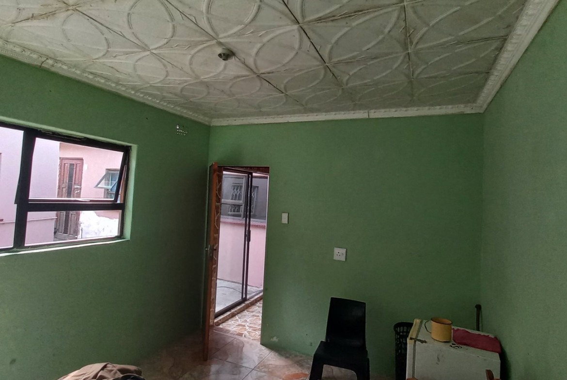 Spacious 6-Bedroom Property with Excellent Income Potential!