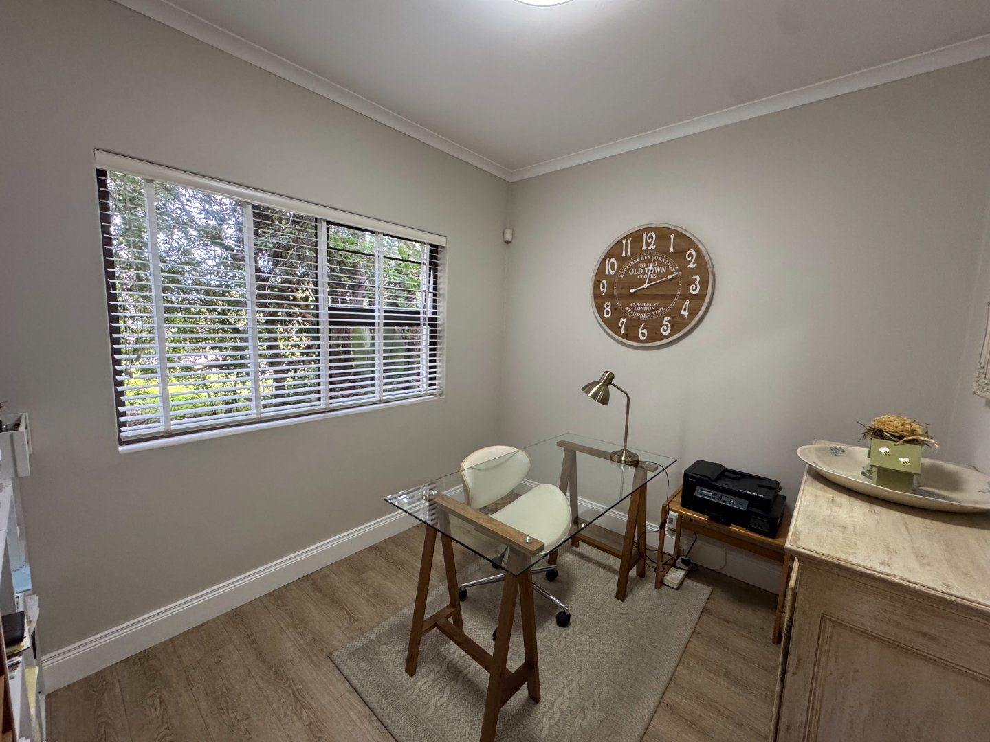 37 Luxurious Beacon Bay Family Home with Pool