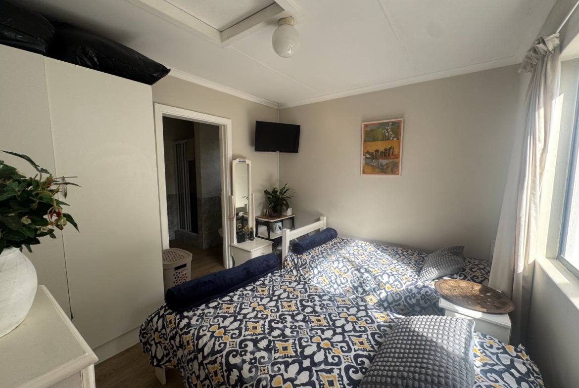 Luxurious Beacon Bay Family Home with Pool