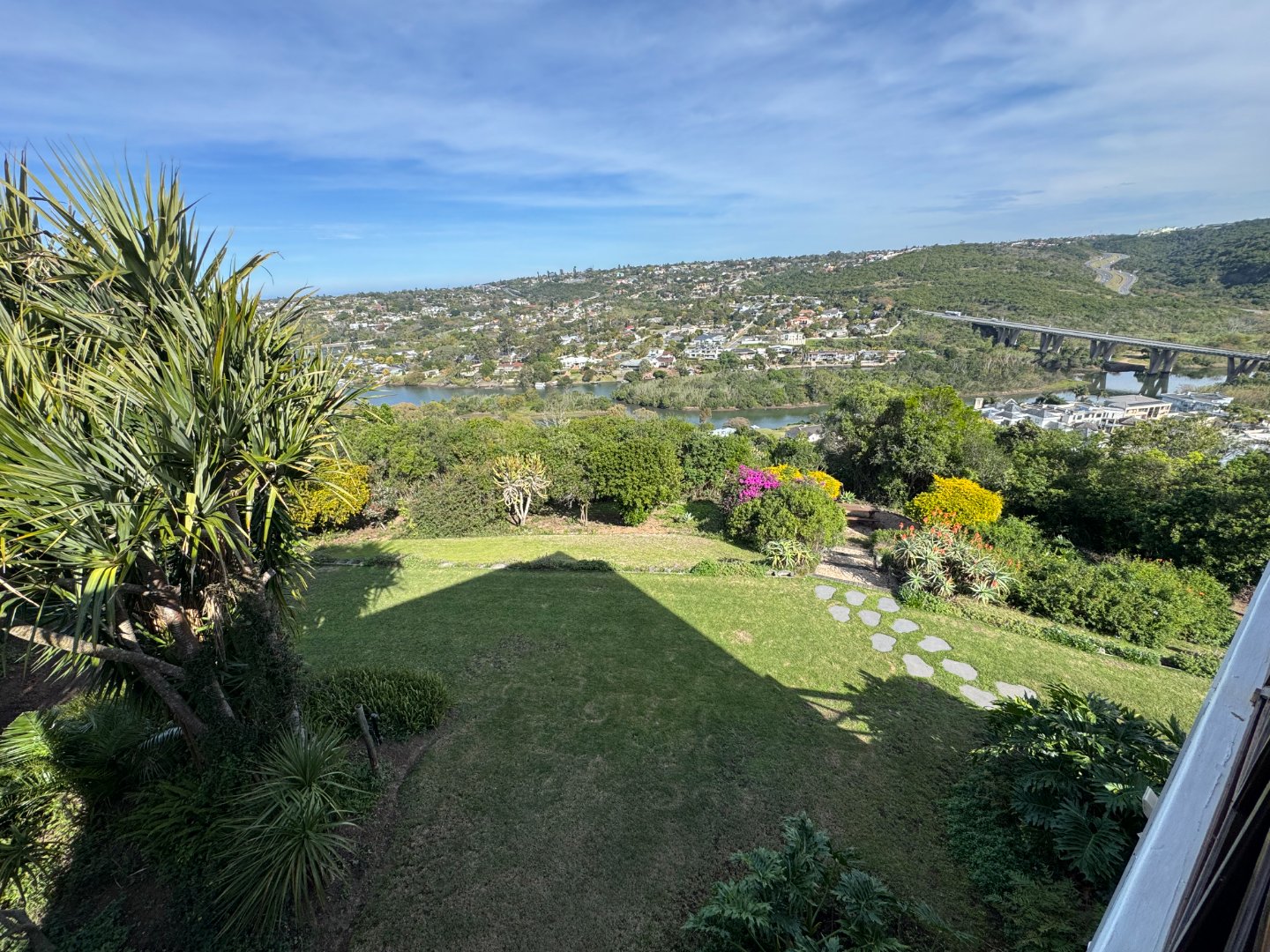 45 Luxurious Beacon Bay Family Home with Pool