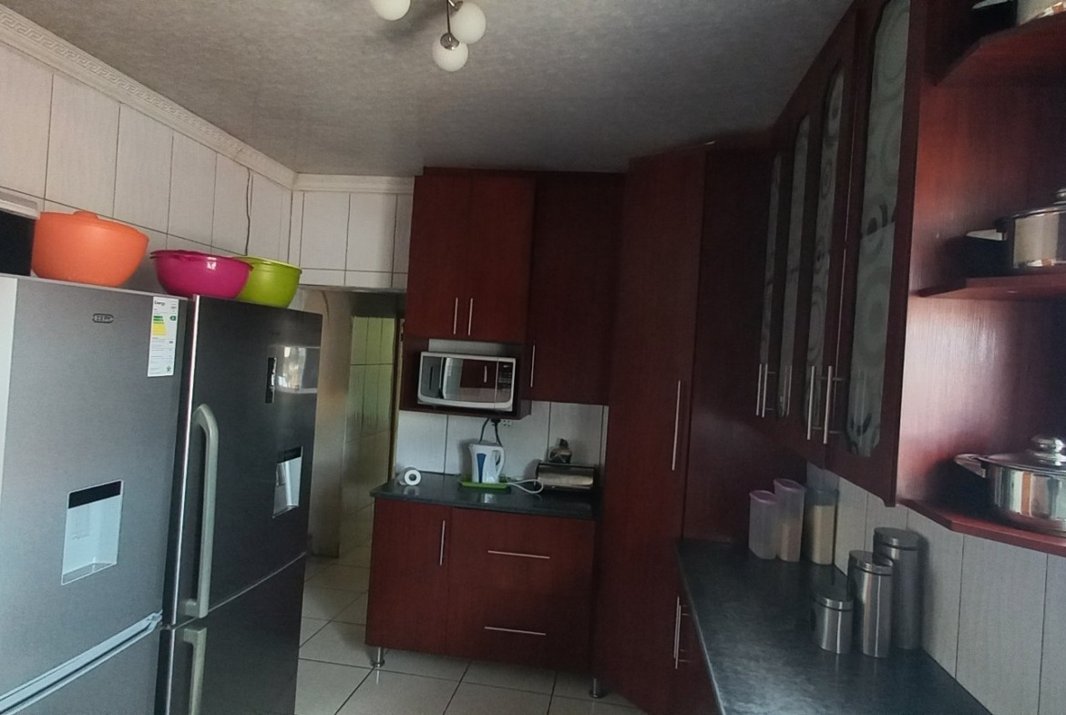 Spacious 6-Bedroom Property with Excellent Income Potential!