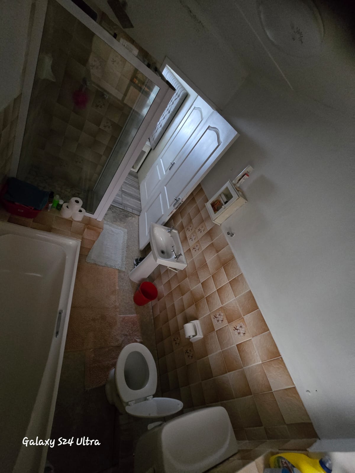 IMG-20260717-WA0003 Spacious Family Home with Income-Generating Flatlet in Sought-After Saxilby, East London