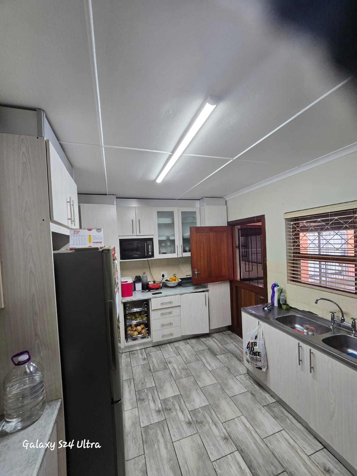 IMG-20260717-WA0016 Spacious Family Home with Income-Generating Flatlet in Sought-After Saxilby, East London