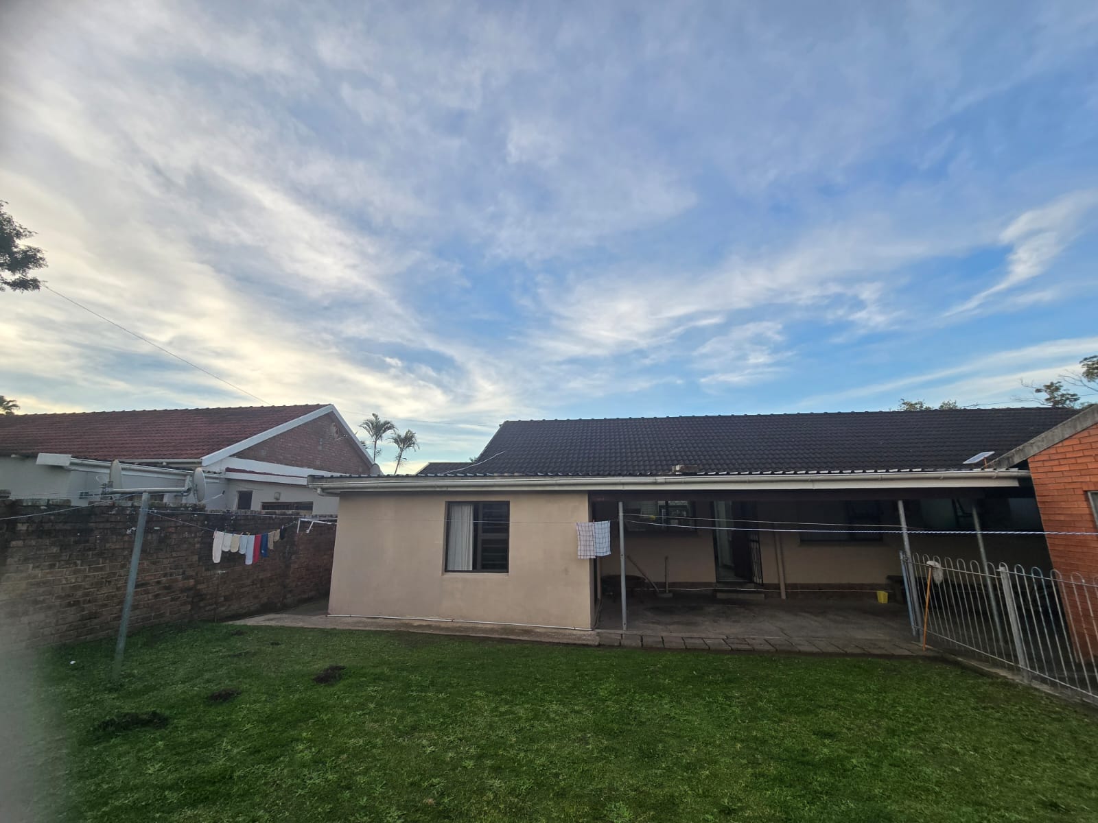IMG-20260717-WA0019 Spacious Family Home with Income-Generating Flatlet in Sought-After Saxilby, East London