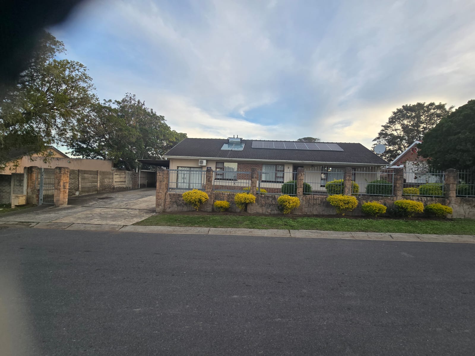 IMG-20260717-WA0026 Spacious Family Home with Income-Generating Flatlet in Sought-After Saxilby, East London