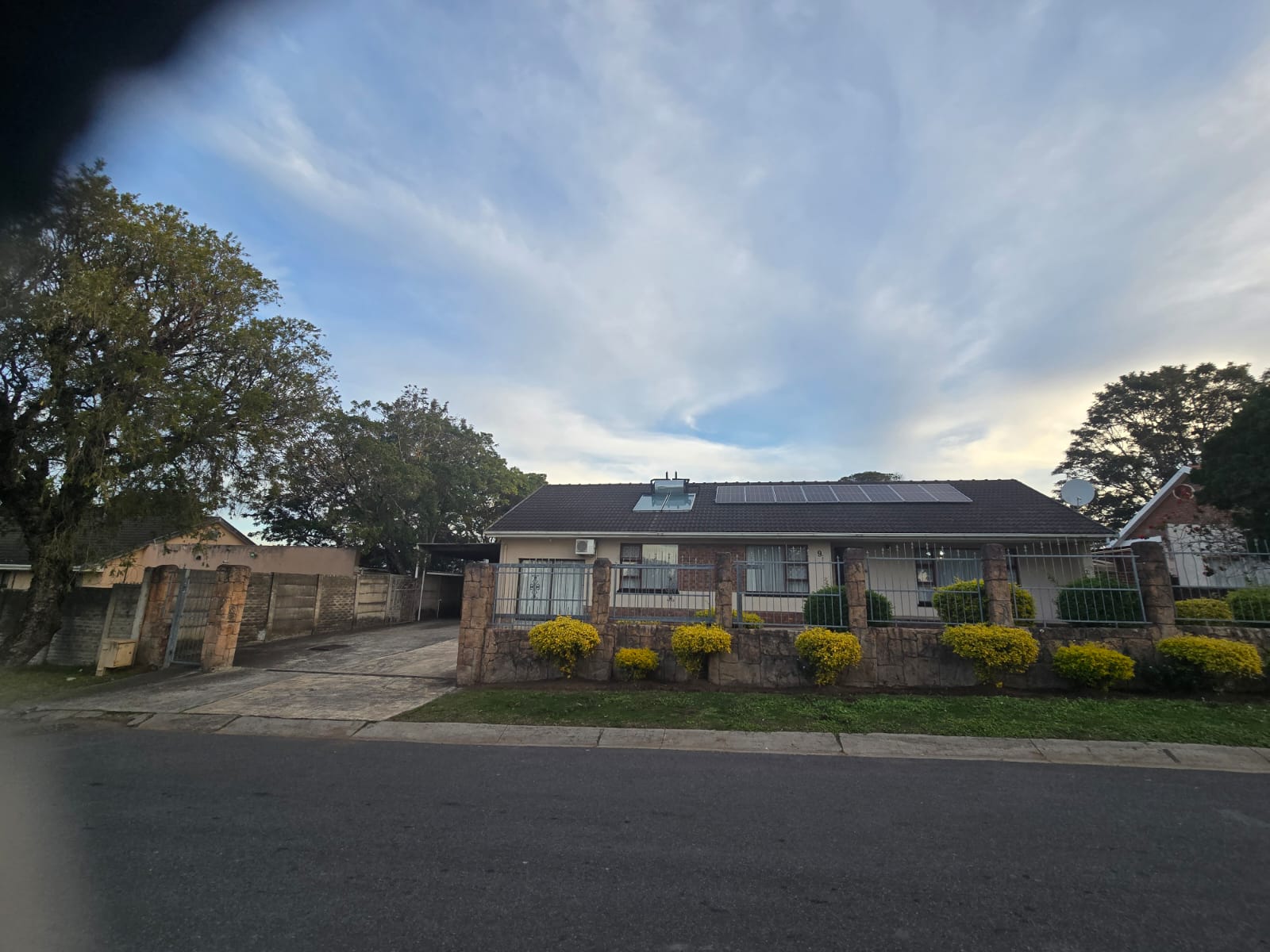 IMG-20260717-WA0029 Spacious Family Home with Income-Generating Flatlet in Sought-After Saxilby, East London