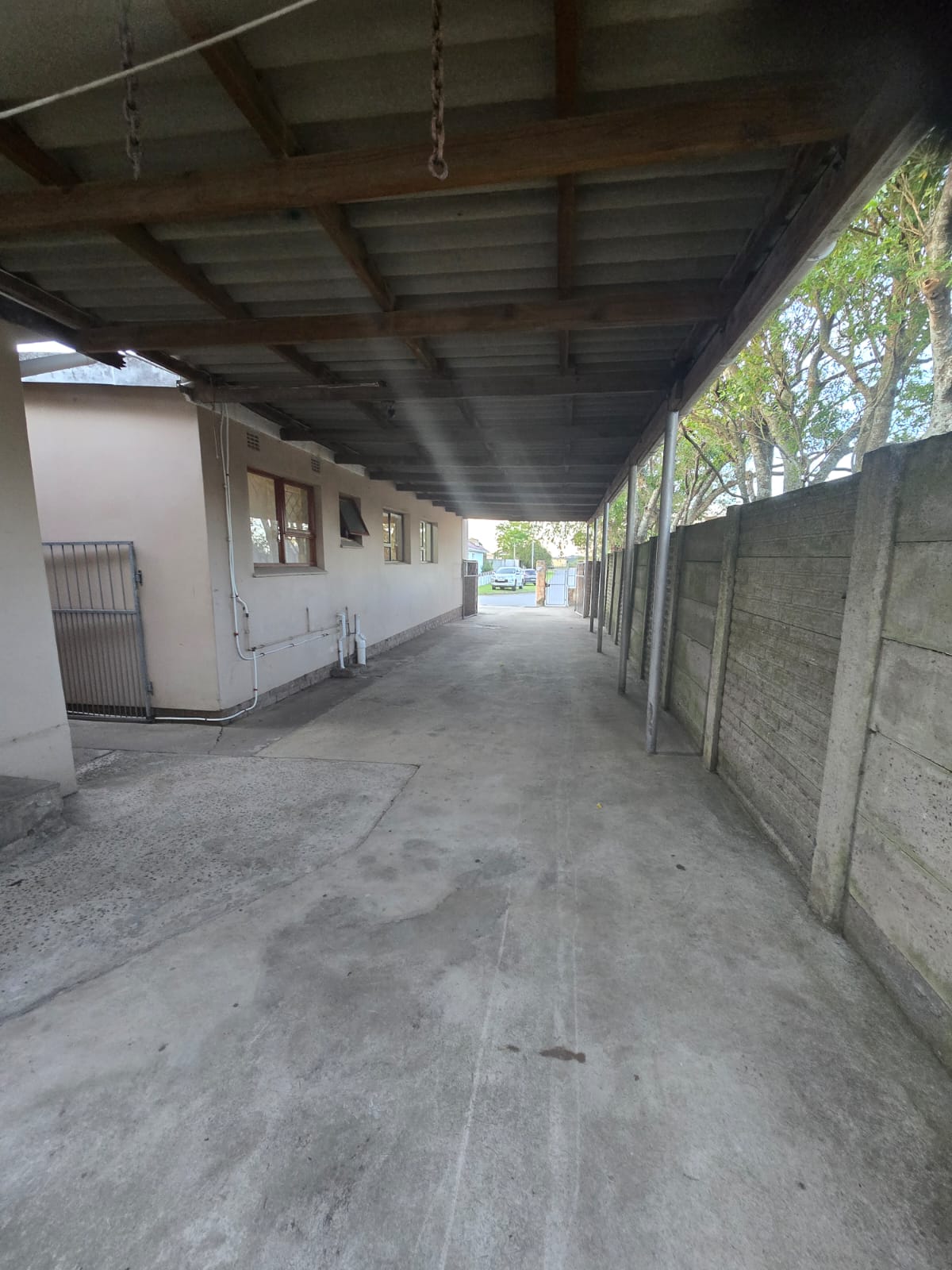 IMG-20260717-WA0031 Spacious Family Home with Income-Generating Flatlet in Sought-After Saxilby, East London