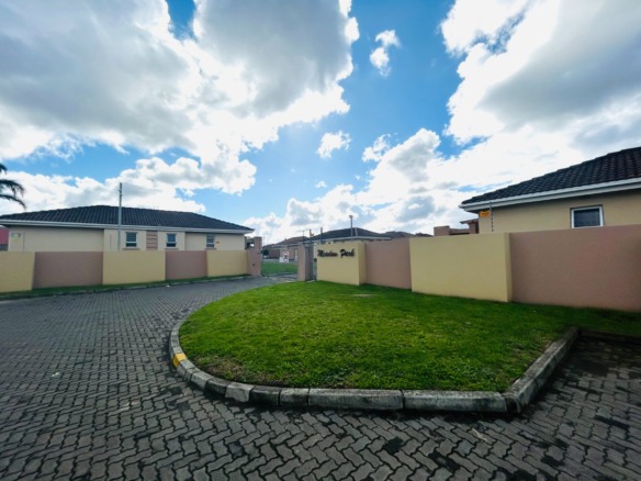 Modern Single-Storey Townhouse in Secure Gated Complex