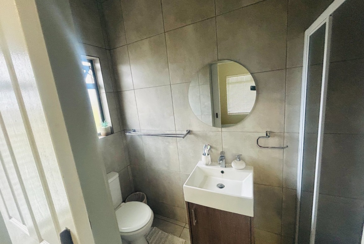 Modern 3-Bedroom Family Home in Secure Estate