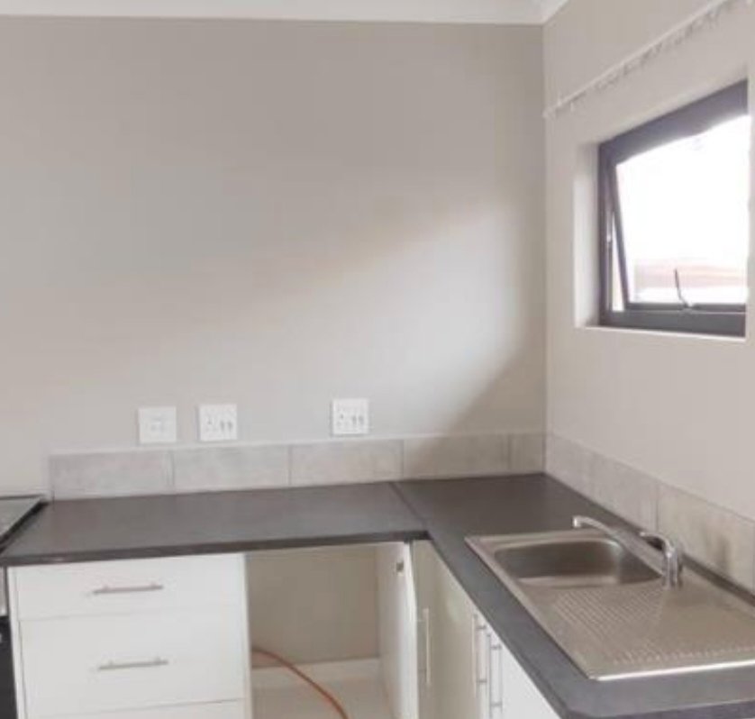 A charming 3-bedroom, 2-bathroom apartment available for rent in Kidds Beach