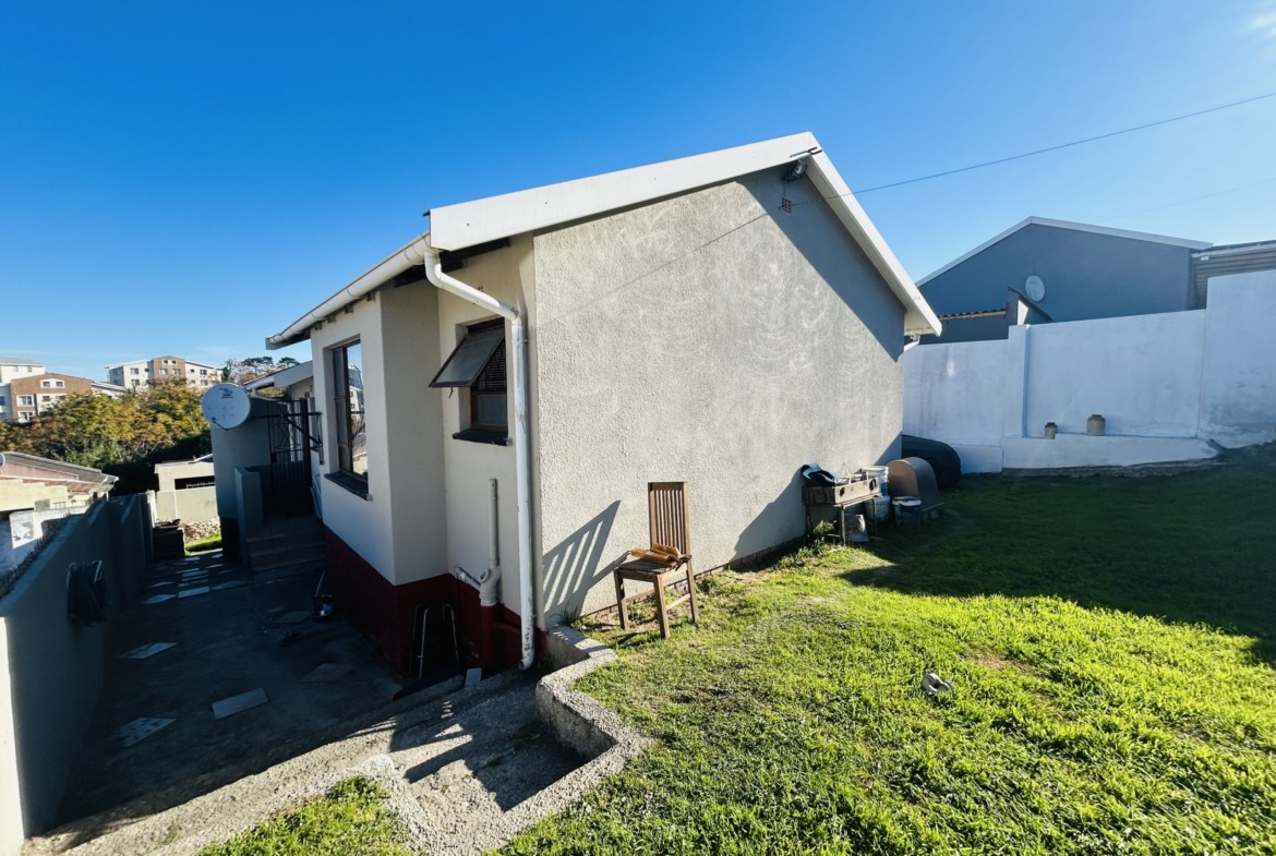 Charming Family Home in the Heart of Amalinda