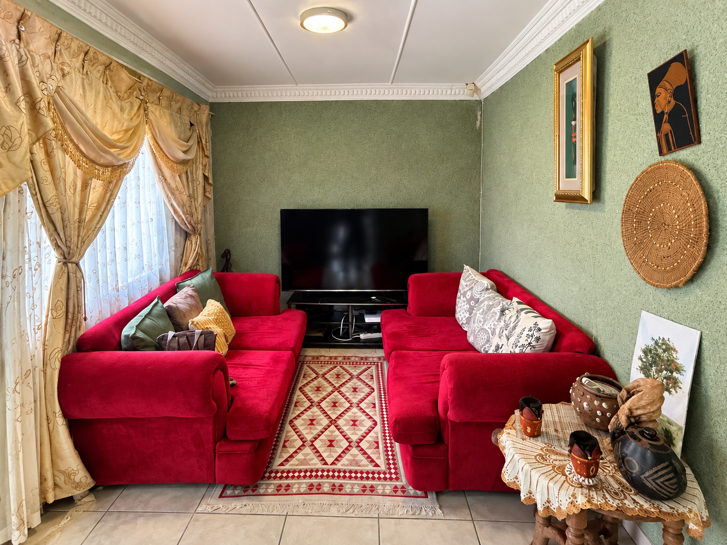 Charming 3-Bedroom Family Home with Modern Features & Security