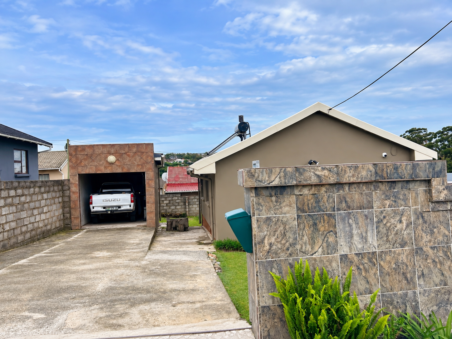 Charming 3-Bedroom Family Home with Modern Features & Security