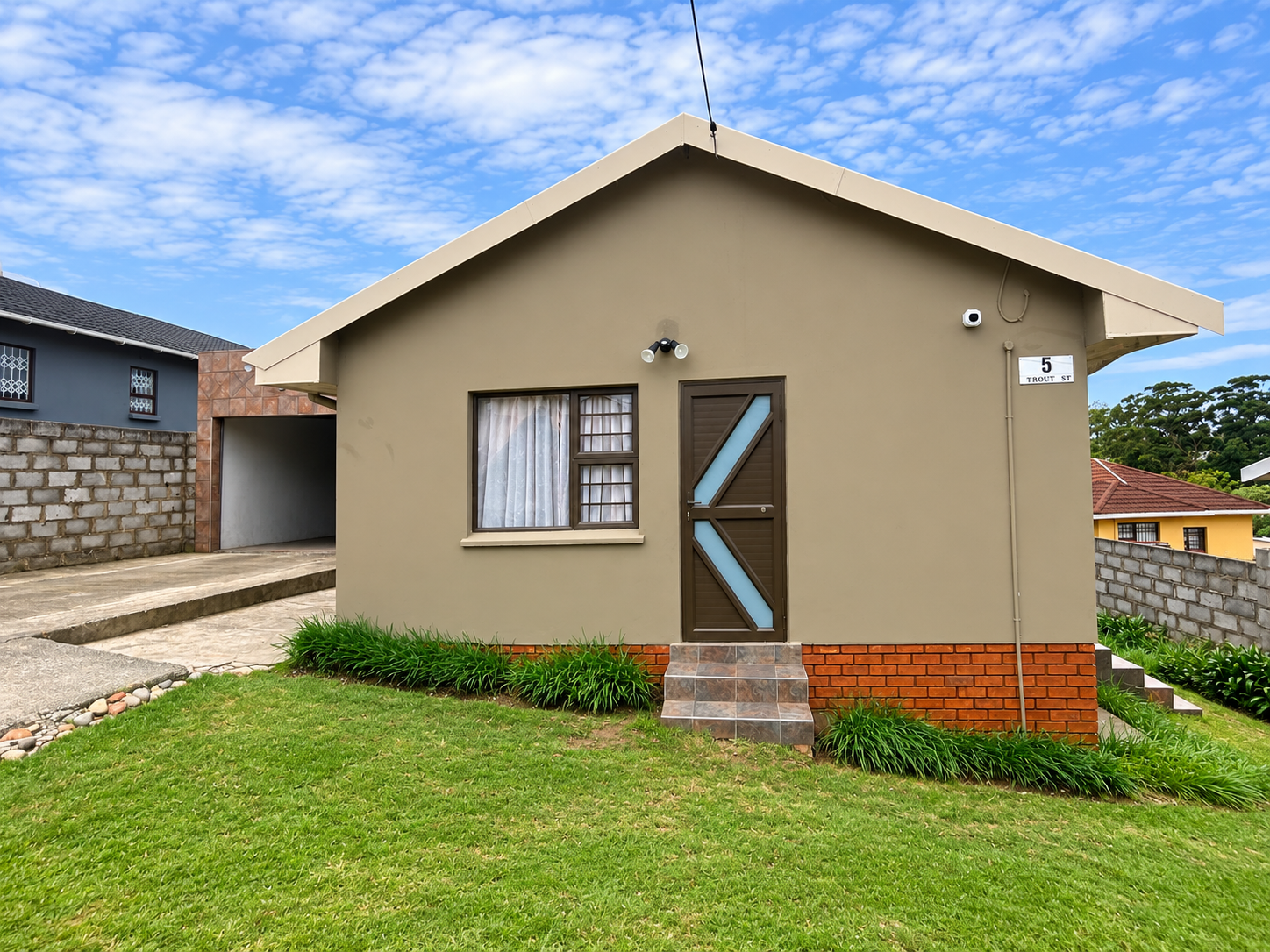 Charming 3-Bedroom Family Home with Modern Features & Security