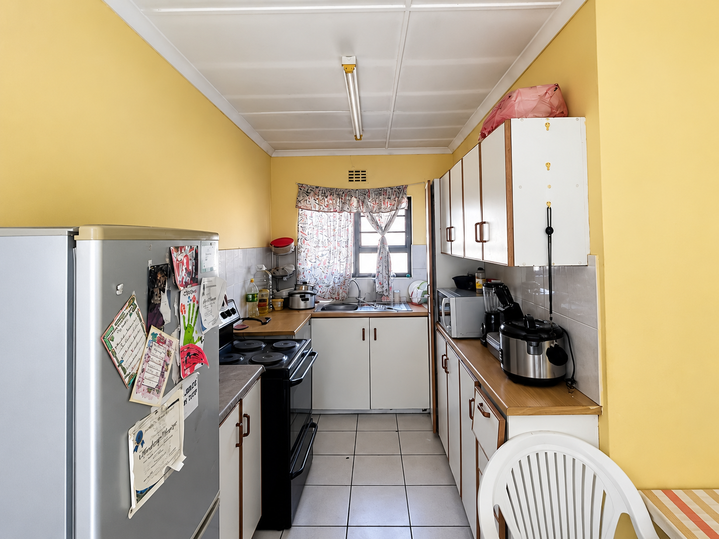 653AE438-E1F3-40F7-9BA7-9BD4EE36F1D0 Secure 2-Bedroom Flat Within Walking Distance of the Beach