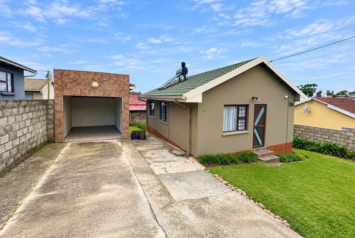 Charming 3-Bedroom Family Home with Modern Features & Security