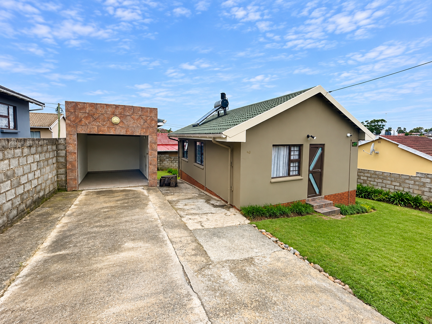 Charming 3-Bedroom Family Home with Modern Features & Security