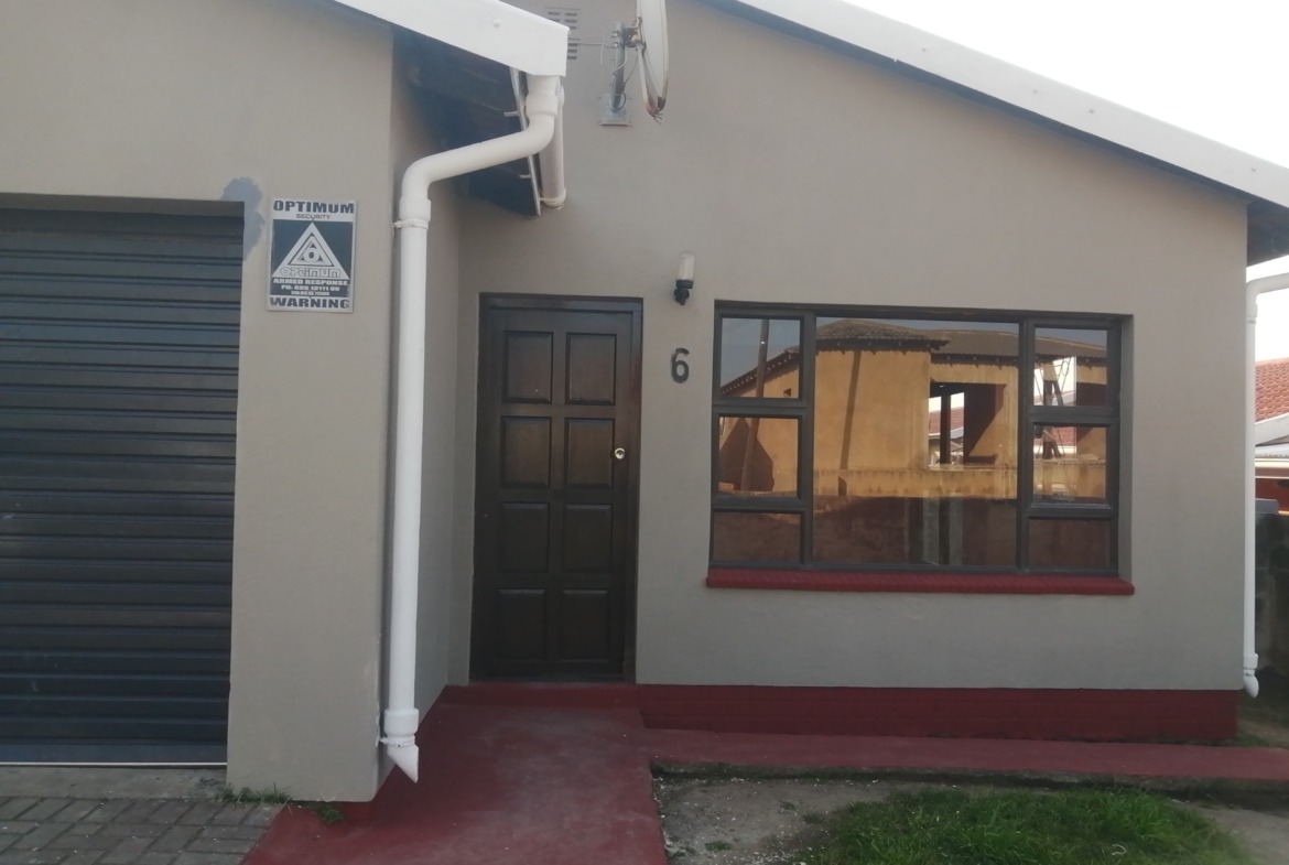 3 BEDROOM HOUSE FOR GRABS IN GOMPO TOWN