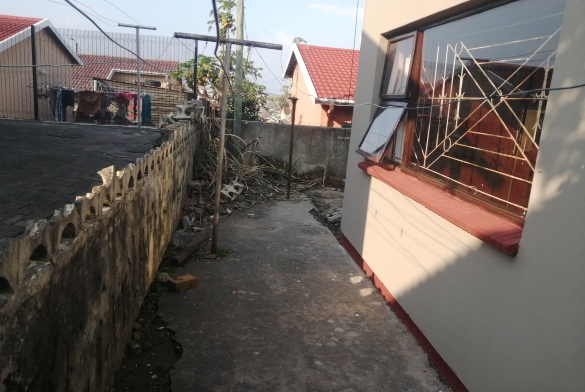 3 BEDROOM HOUSE FOR GRABS IN GOMPO TOWN