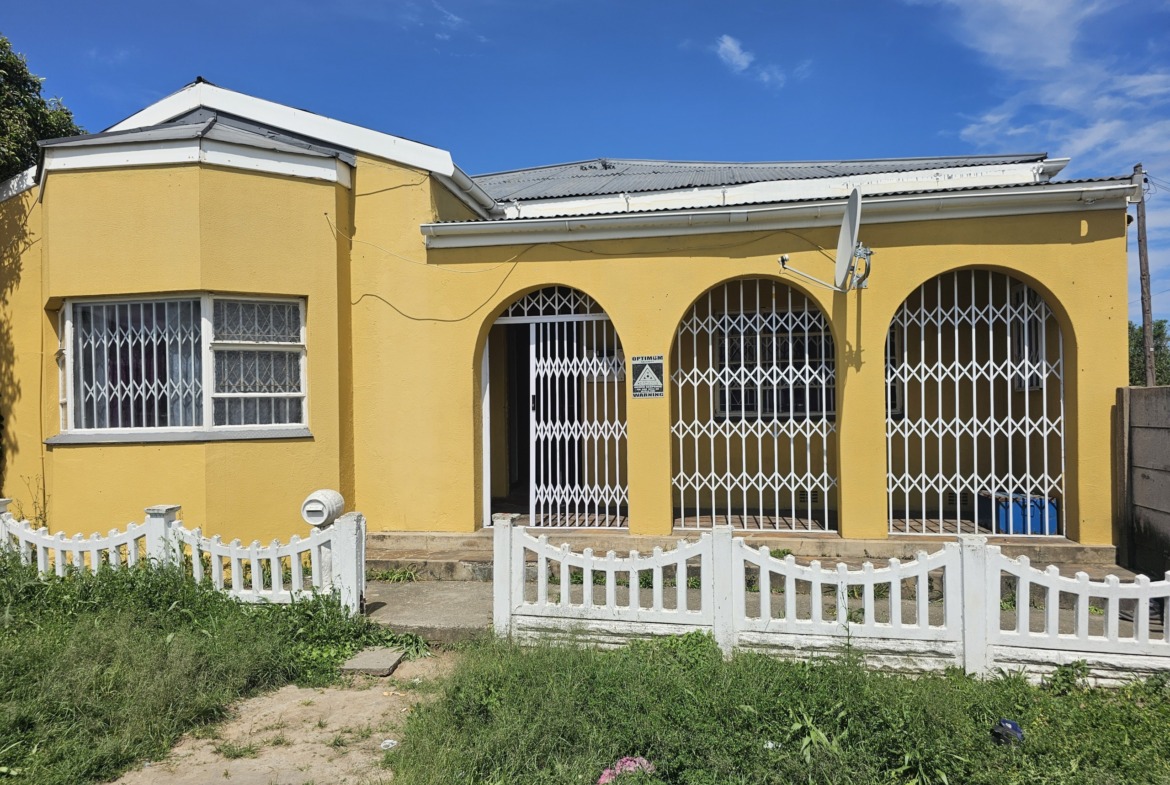 Excellent Investment Opportunity – Spacious 10-Bedroom House