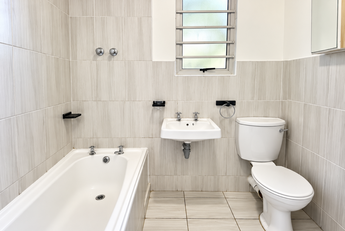 3-Bedroom Apartment for Sale in Selborne Green – Gated Complex