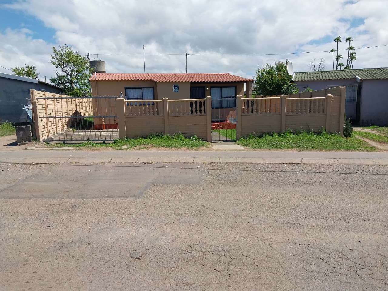 70814 3 BEDROOM HOUSE IN BUFFALO FLATS (VERGENOEG)