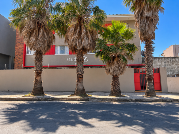 Charming Studio Flat Within Walking Distance of the Beach