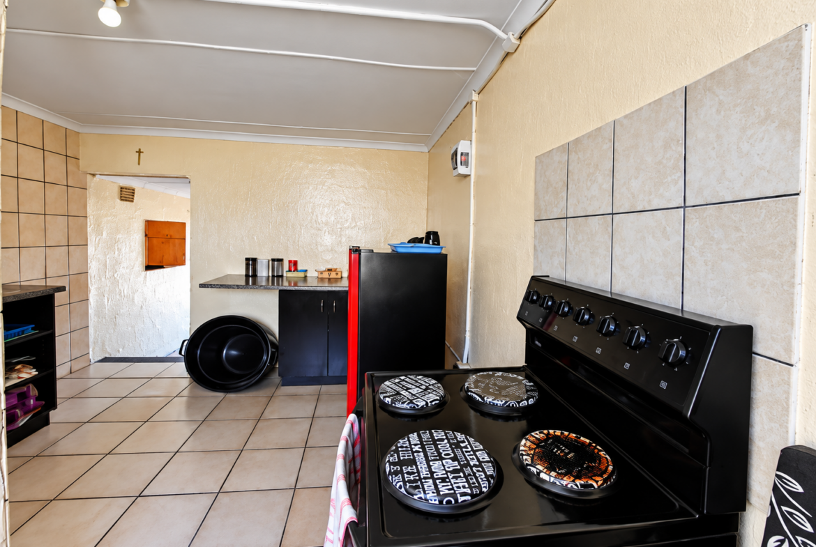 Charming 3-Bedroom Home with an Attached Flatlet – Perfect for Family Living and Additional Income!