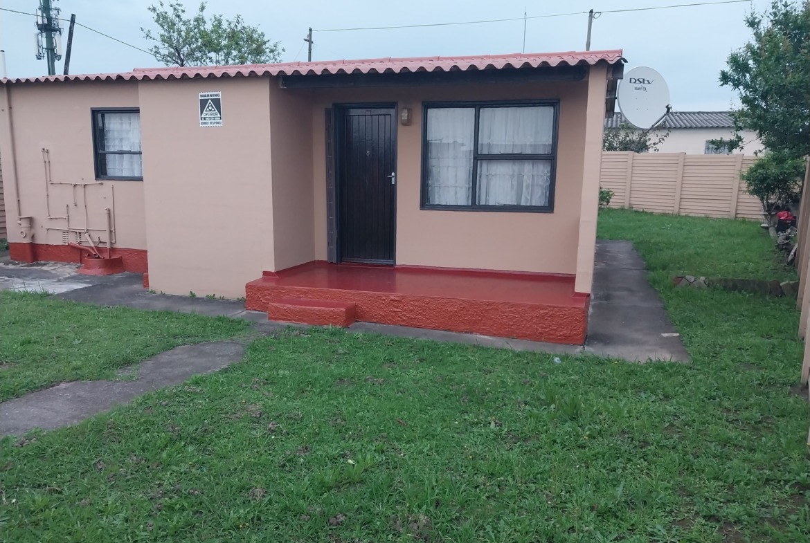 3 BEDROOM HOUSE IN BUFFALO FLATS (VERGENOEG)