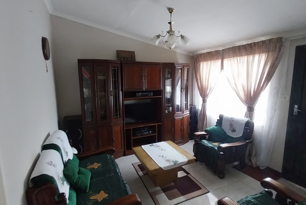 3 BEDROOM HOUSE IN BUFFALO FLATS (VERGENOEG)