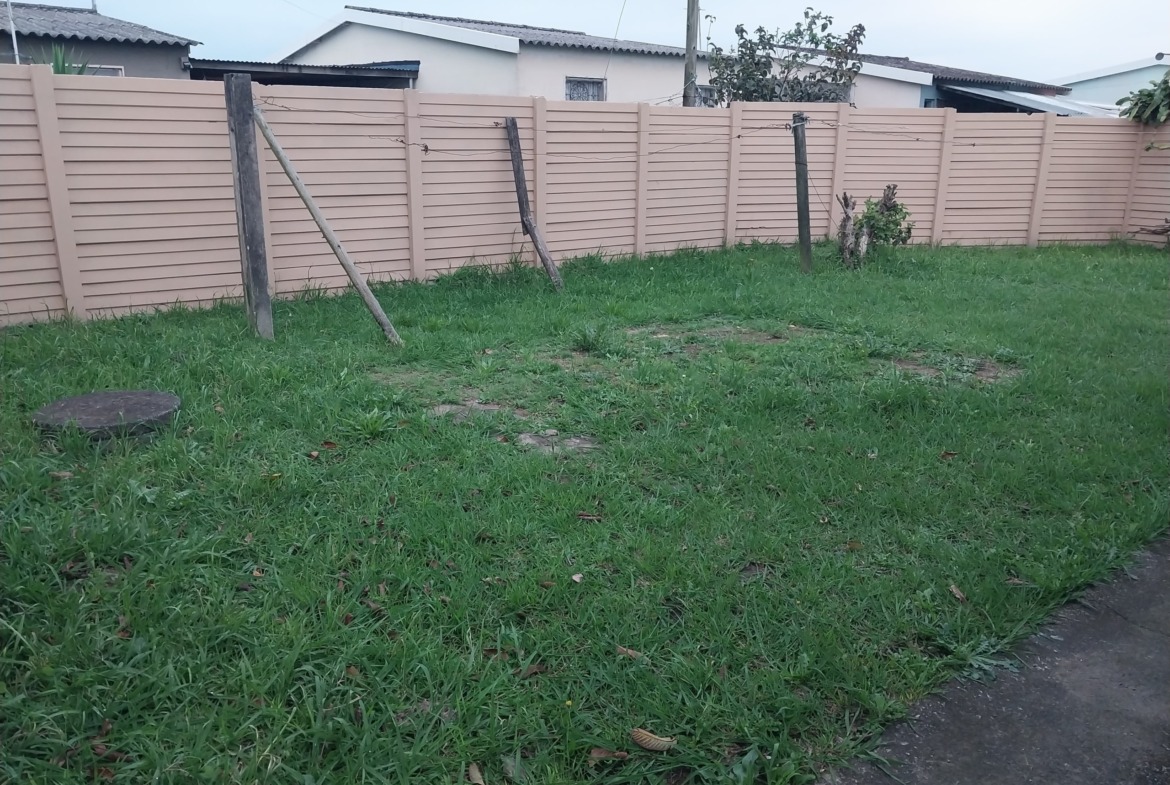 3 BEDROOM HOUSE IN BUFFALO FLATS (VERGENOEG)