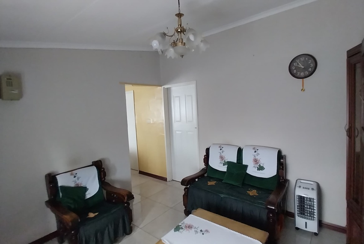 3 BEDROOM HOUSE IN BUFFALO FLATS (VERGENOEG)