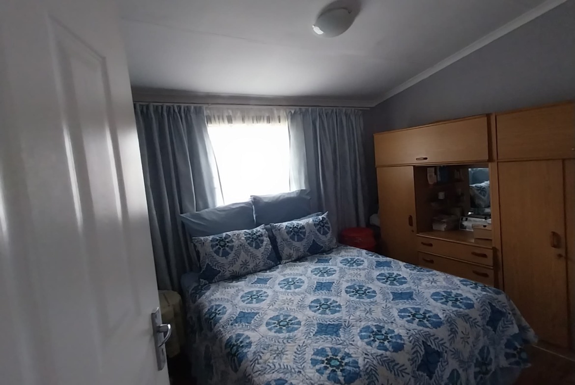 3 BEDROOM HOUSE IN BUFFALO FLATS (VERGENOEG)