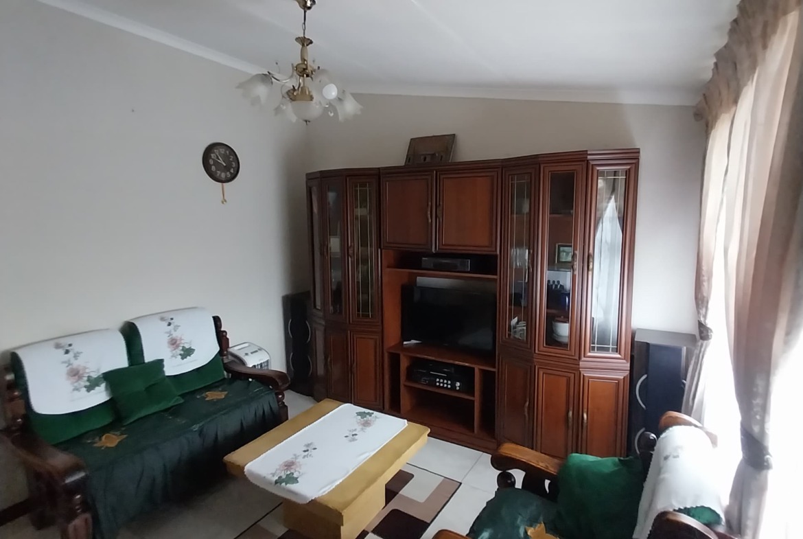 3 BEDROOM HOUSE IN BUFFALO FLATS (VERGENOEG)