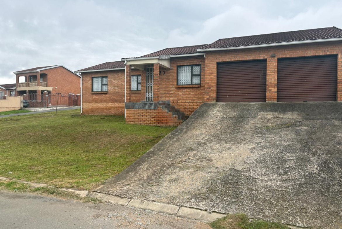 Charming 3-Bedroom Home for Sale in Clubview, Qonce