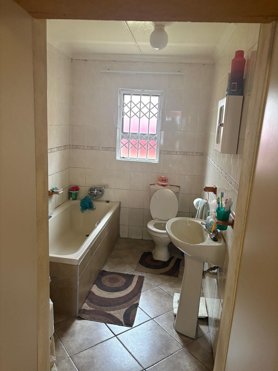 IMG-20261003-WA0034 Charming 3-Bedroom Home for Sale in Clubview, Qonce