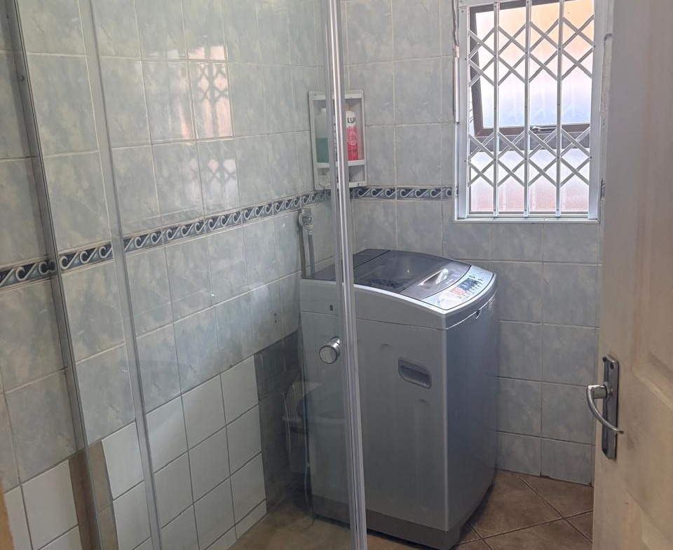 Charming 3-Bedroom Home for Sale in Clubview, Qonce