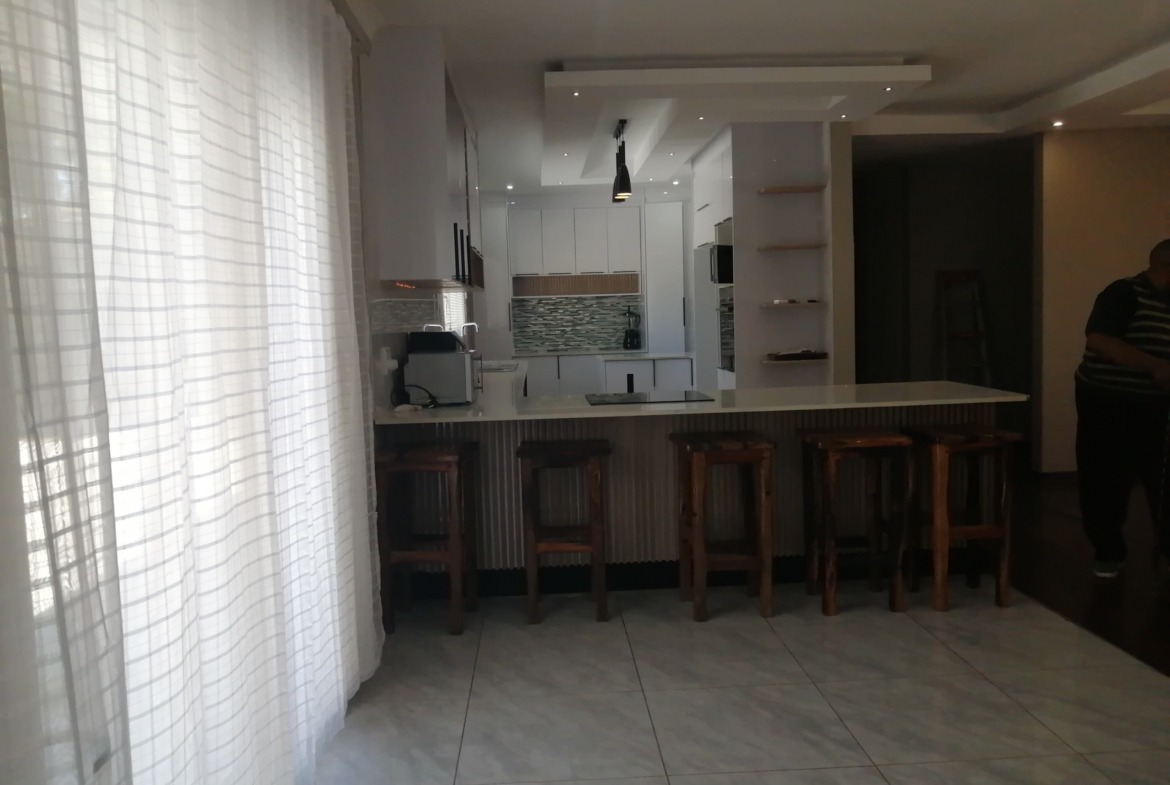 Spacious 4-Bedroom Family Home with Pool, Double Garage & Ample Parking