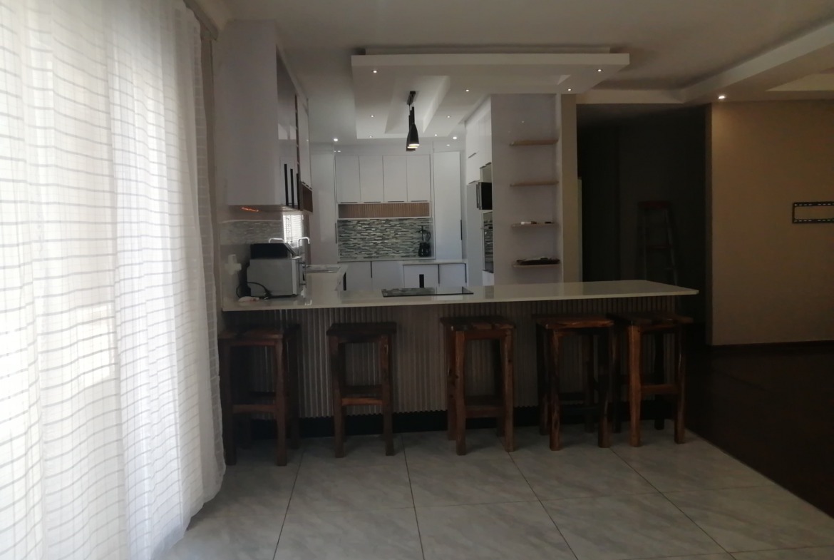 Spacious 4-Bedroom Family Home with Pool, Double Garage & Ample Parking