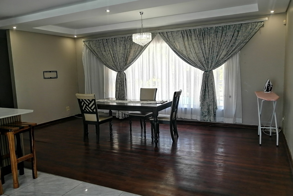Spacious 4-Bedroom Family Home with Pool, Double Garage & Ample Parking
